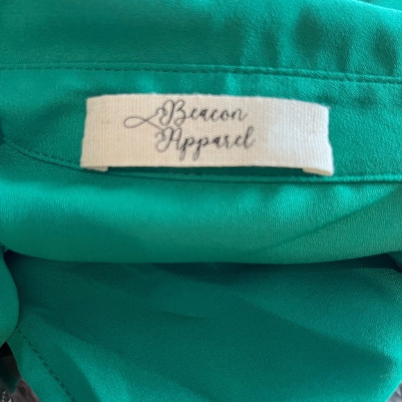 Vibrant Green Sleeveless Button-Down Shirt - Picture 7 of 8